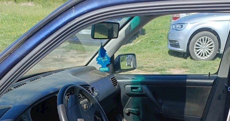 Prizor iz Kutine nasmijao je ekipu na Fejsu, sve će vam biti jasno kad vidite unutrašnjost auta