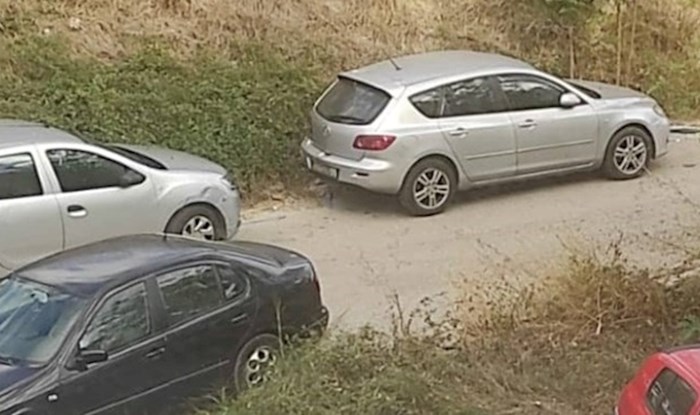 Ekipu na Fejsu oduševila snalažljivost vozača iz Splita, pogledajte kako je parkirao auto