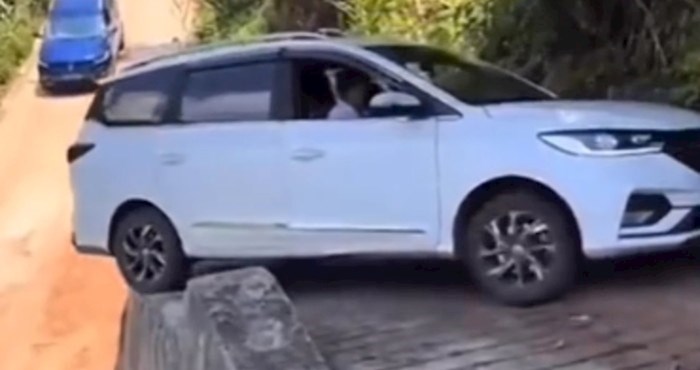 Potez ovog vozača dok pokušava izaći iz ulice podijelio ljude: jednima je super, a drugima bezveze