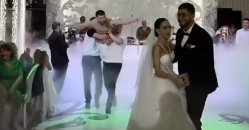 Snimka s jednog vjenčanja hit je na popularnoj stranici, pogledajte što su izveli tipovi u pozadini