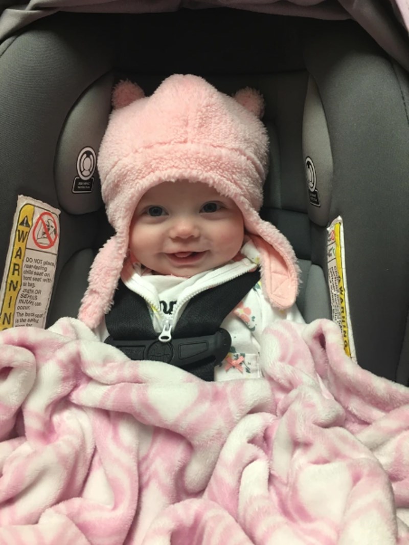 Dobila je novu kapu i jako joj se svidjela.