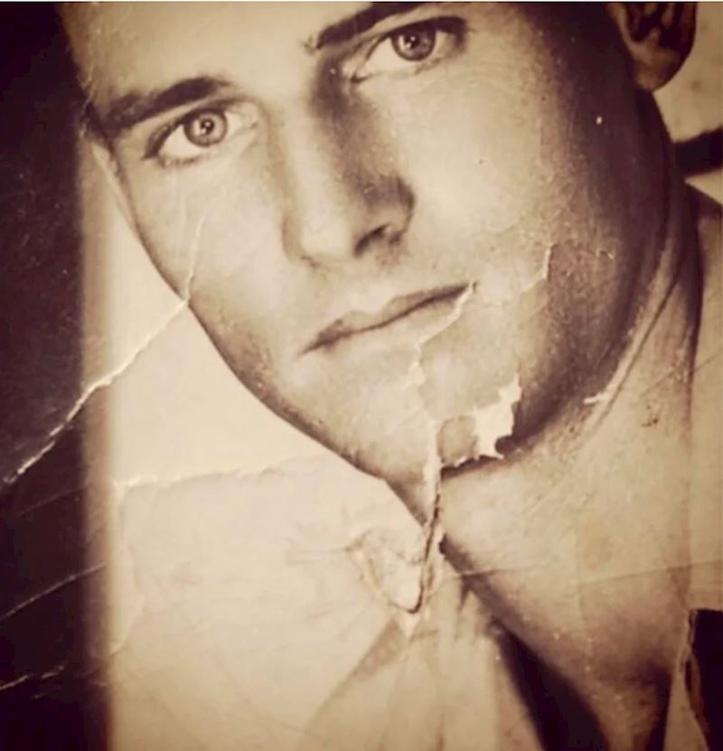 1. "Moj djed je nedavno navršio 98 godina, a ovako je izgledao u mladosti."