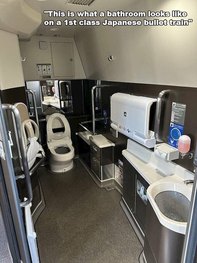 7. Ako ste se ikada pitali kako izgleda toalet u prvom razredu u vlakovima u Japanu, evo jednog primjera