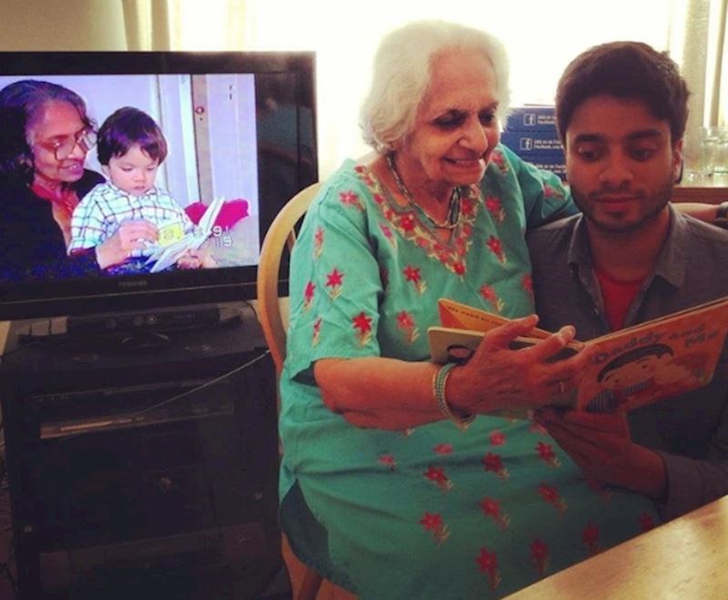 15. "Čini se da baka i nakon 20 godina čita priče mom bratu."