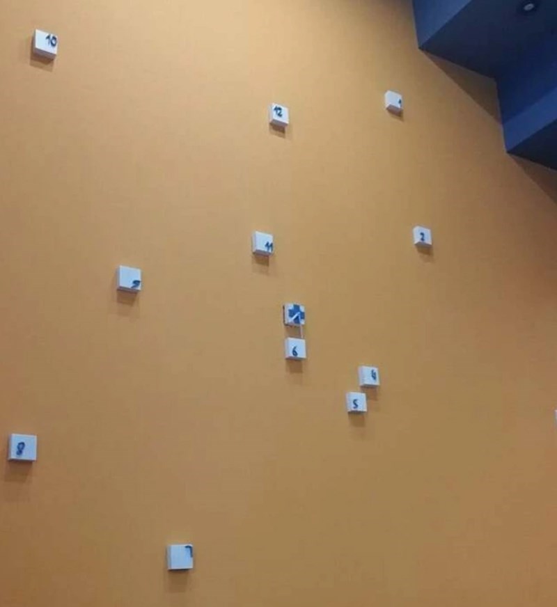 8. Ovo bi trebao biti sat.