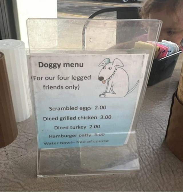 8. Osim što je pet friendly, ovaj restoran ima i menu za pse!
