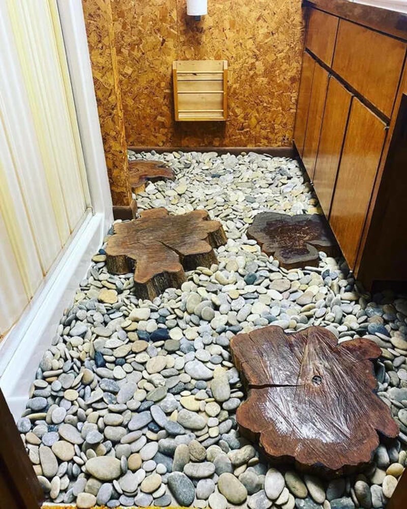 10. Ovaj pod izgleda kao "neprijatelj" za stopala