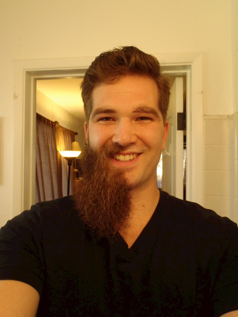 15. "S jedne strane mi je drago što sam konačno dobio posao, ali je uvjet bio da obrijem bradu. Sad kad sam to učinio, imam osjećaj kao da su mi uzeli dušu"