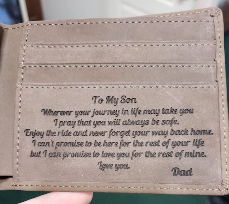 9. "Ne plačem često, ali me tata rasplakao s posvetom u novčaniku koji mi je poklonio"