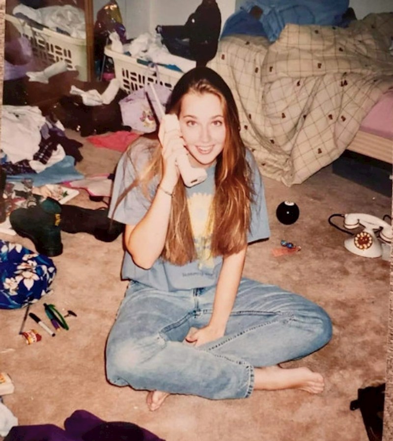 4. "Moja teta je bila prava ljepotica kad je bila mlada, iako definitivno nije bila najurednija osoba. Rekla mi je da ju je ovo fotografirala prijateljica nekad u 1995. godini"