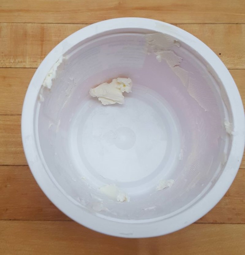 11. "Rekao je da mi je ostavio krem sira u posudici, a onda se iznenadio kad sam mu poslala ljutitu poruku"