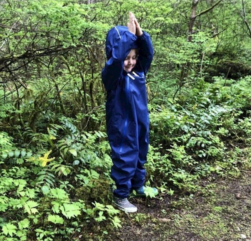 10. "Ovako je stala i pretvarala se da je drvo i mislila da je nitko ne vidi"