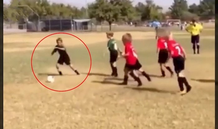 Snimka s dječje nogometne utakmice kruži društvenim mrežama, pogledajte što je izveo ovaj dječak