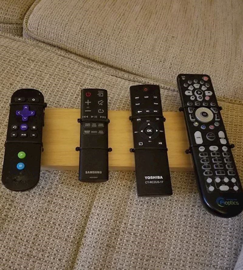 "Mom prijatelju je dojadilo da njegovi klinci stalno gube daljinske pa je napravio ovo"