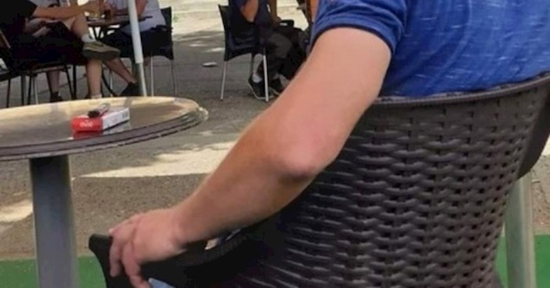 Muškarac iz Srbije postao viralan hit, svi se smiju njegovoj neobičnoj frizuri s posebnom porukom