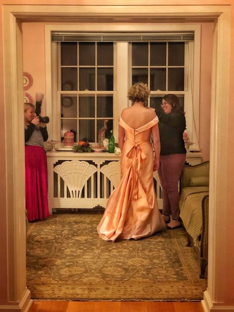 10. "Prvo mi je mužev prijatelj zalijao vjenačnicu vinom, a onda me je još djeveruša zalijala kavom. Srećom, ništa se gore od toga nije dogodilo tog dana."