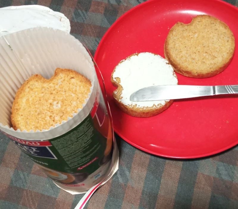 11. Netko se konačno sjetio kako jednostavno izvaditi kekse iz pakiranja