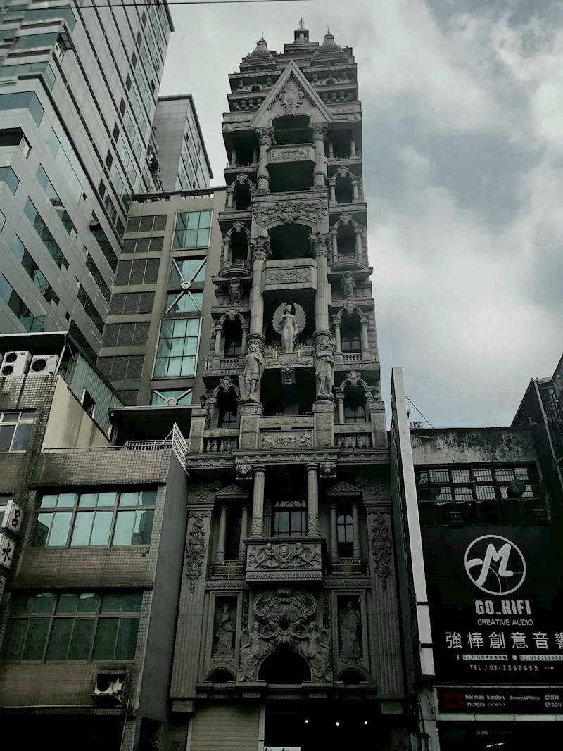 4. Obična zgrada ili utočište za vampire?