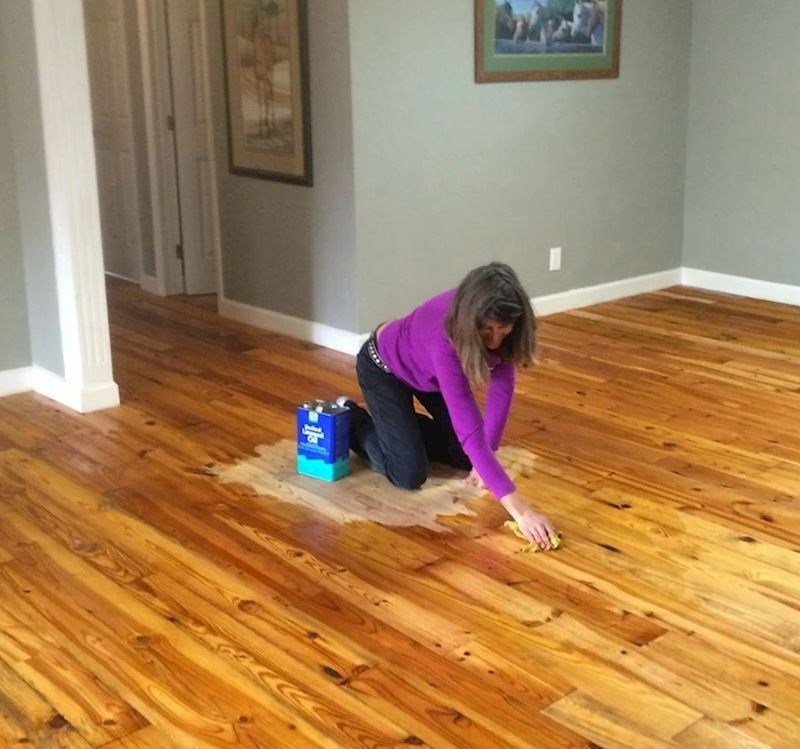 1. "Moja žena se očito odlučila zatočiti u dnevnom boravku. Nije ni shvatila što je učinila dok joj nisam rekao, ali je tad već bilo prekasno"