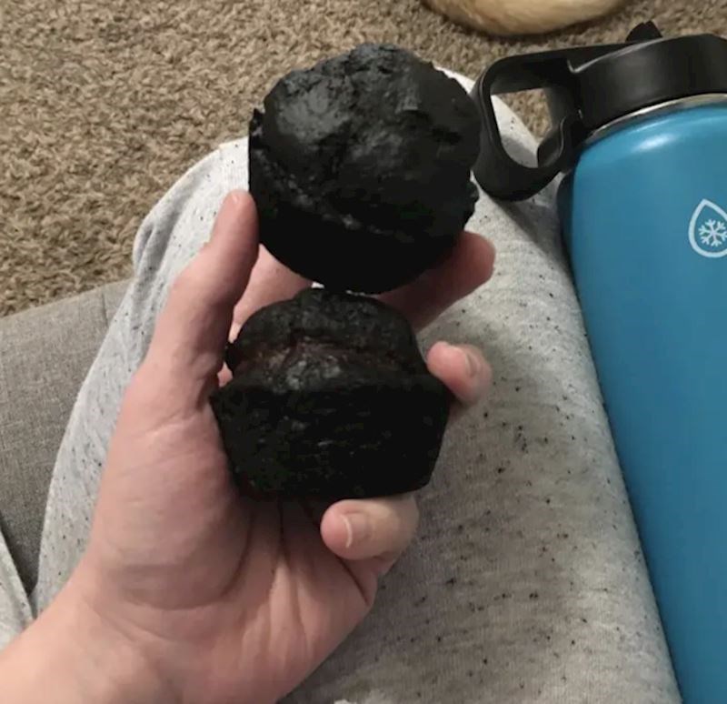 2. "Tražio sam ju muffine taman nakon što se naljutila na mene, ovo mi je donijela..."