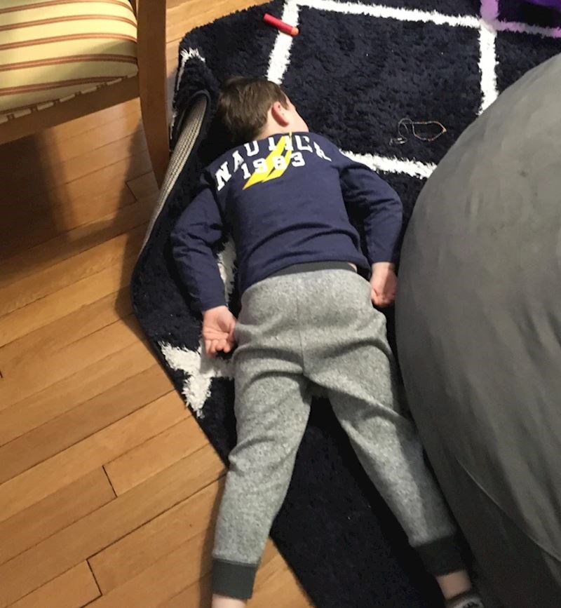 13. "Kad si umoran, nema mjesta koje nije dobro za spavanje"