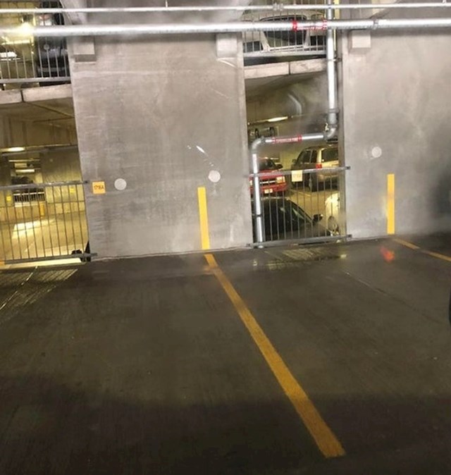 7. Produžene crte na parkirnom mjestu za lakše parkiranje