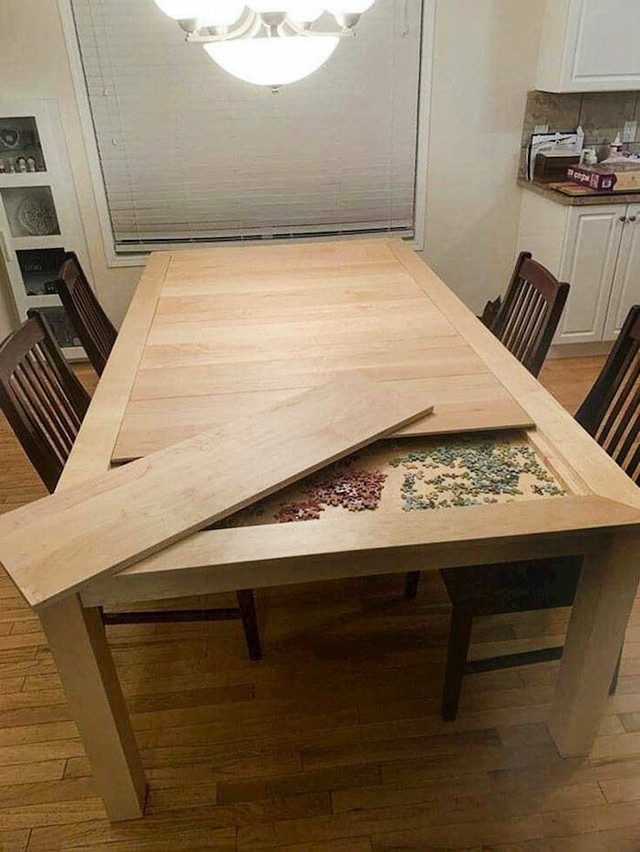 Stol za sve ljubitelje puzzli!