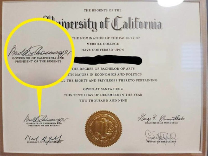 "Ne znam kakav je vaš dan, ali moj je nešto bolji nakon što sam vidjela da mi je diplomu potpisao Arnold Schwarzenegger."