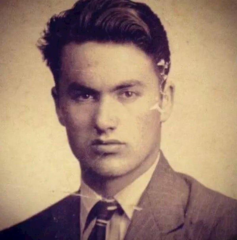 "Moj djed John je u vojsci radio kao padobranac tijekom rata, bio je talijanski imigrant, i neupitno veliki frajer"