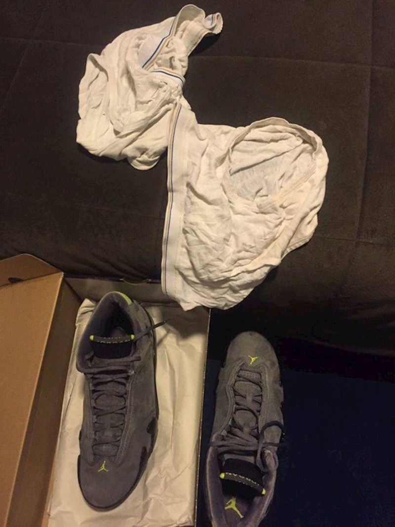 "Ovim su bile napunjene tenisice koje sam kupio online."