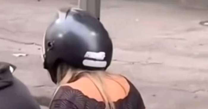 Video žene na motoru nasmijao je tisuće zbog jednog bizarnog detalja. Vidite li o čemu se radi?