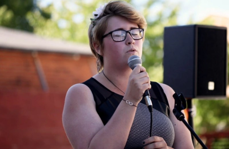 11. "Ova fotka na kojoj imam 15, a zapravo izgledam kao mama u tridesetima."