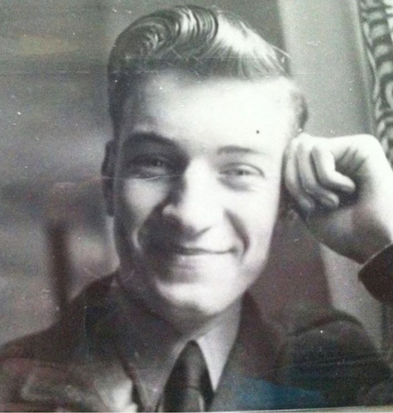 "Evo jedna fotografija mog djeda iz mladosti. On je čovjek koji me odgojio."