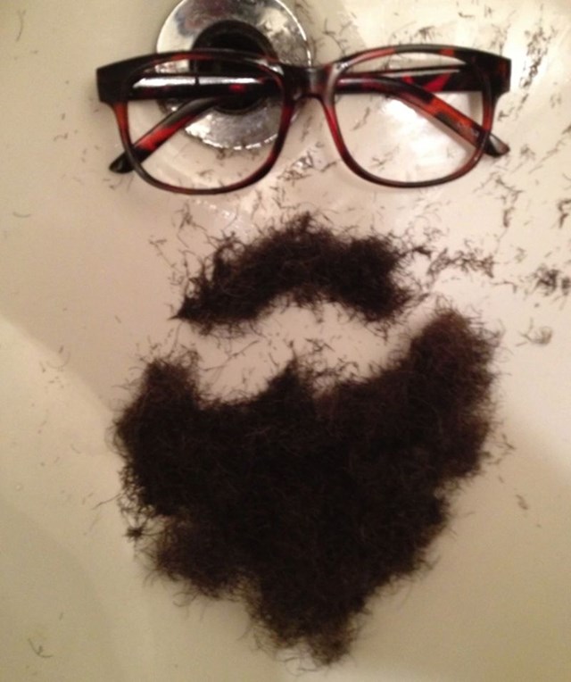 12. "Poslao mi je šaljivu fotku kojom mi je htio poručiti da se obrijao."