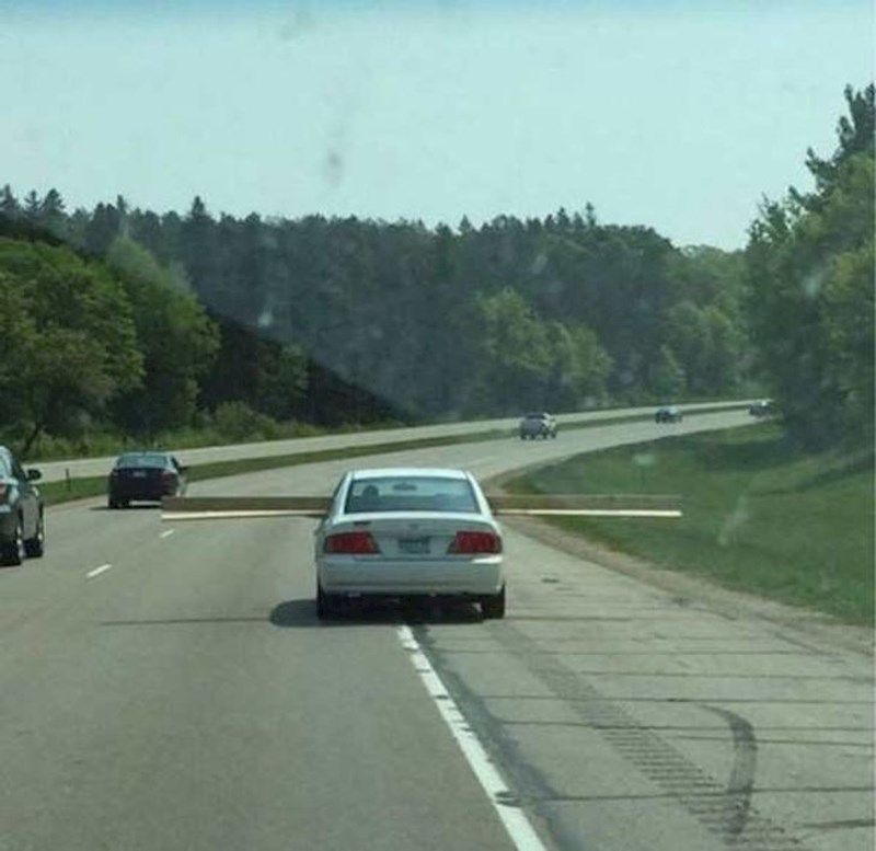 6. Ovaj vozač se baš igra...