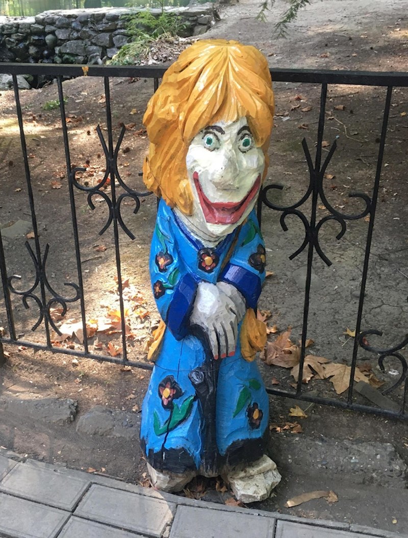 6. Pa, sviđa nam se njezina haljina...