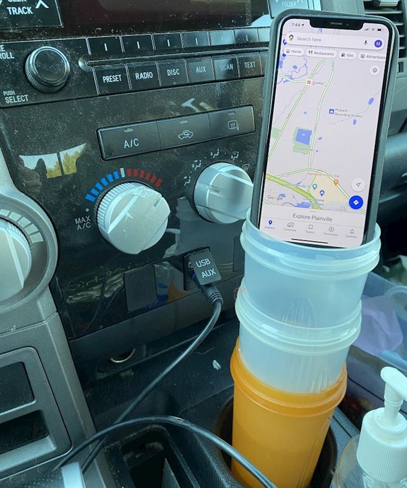 "Odbijam dati puno novca za držač za mobitel kad mogu improvizirati"