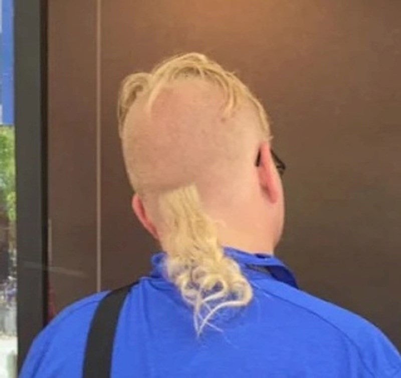 13. "Jedan lik je kod frizera tražio ovakvu frizuru. Dok sam vidjela da su mu pristali to napraviti poželjela sam otići"