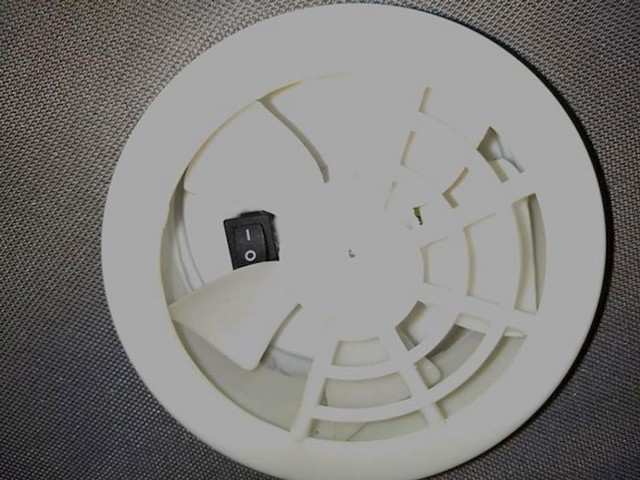 3. Paljenje i gašenje ovog ventilatora uvijek je igra