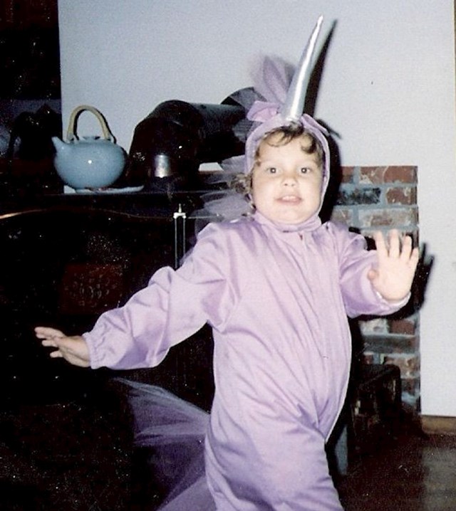 "Ovo sam ja 1993. godine u kostimu jednoroga koji je napravila moja mama"