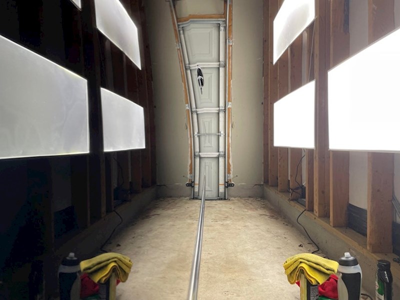 5. Ovo je fotografija automobila