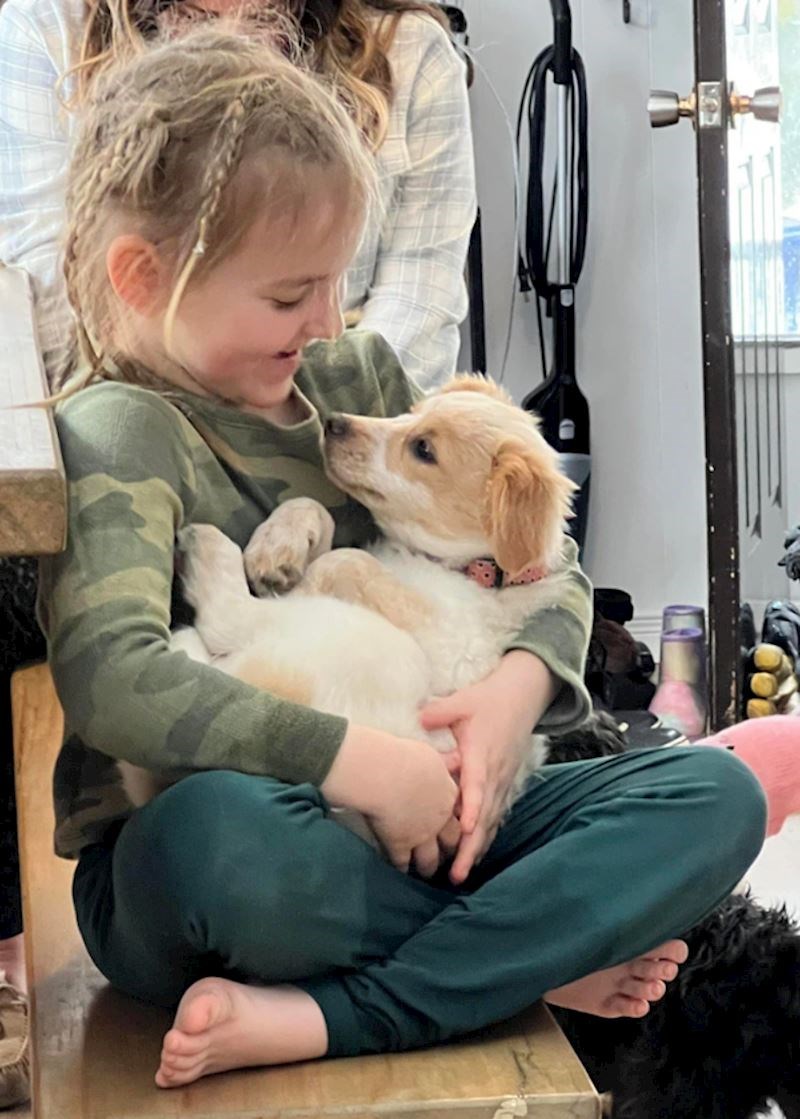 "Kad pogledam ovu sliku moje nećakinje i njezinog psića uvijek mi bude toplo oko srca. Ovako izgleda prava ljubav"