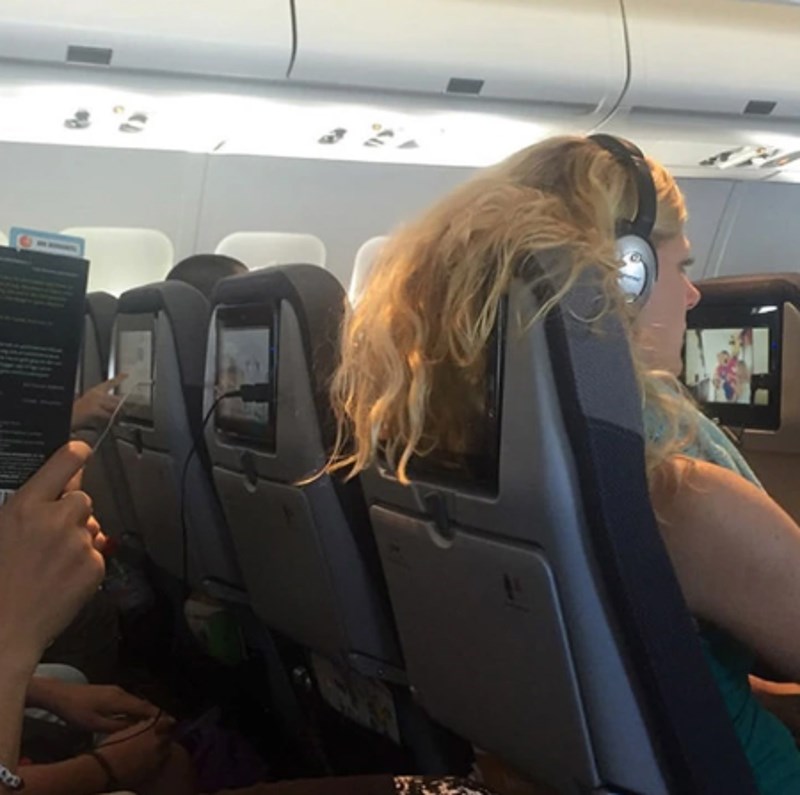 "Ona gleda film, ali ju nije briga što je osoba iza nje zbog njene kose ne može gledati film."