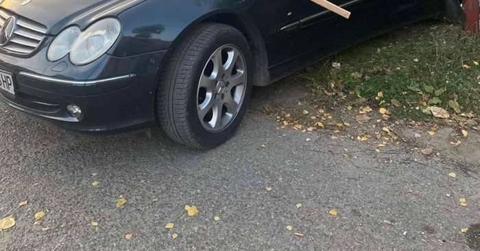 Vlasnika jednog auta je na parkingu dočekalo neugodno iznenađenje, zapitat ćete se što je skrivio
