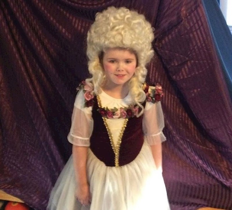 11. "Imam 8 ili 9 godina i glumim Mariju Antoanetu. Inače sam muškarac."