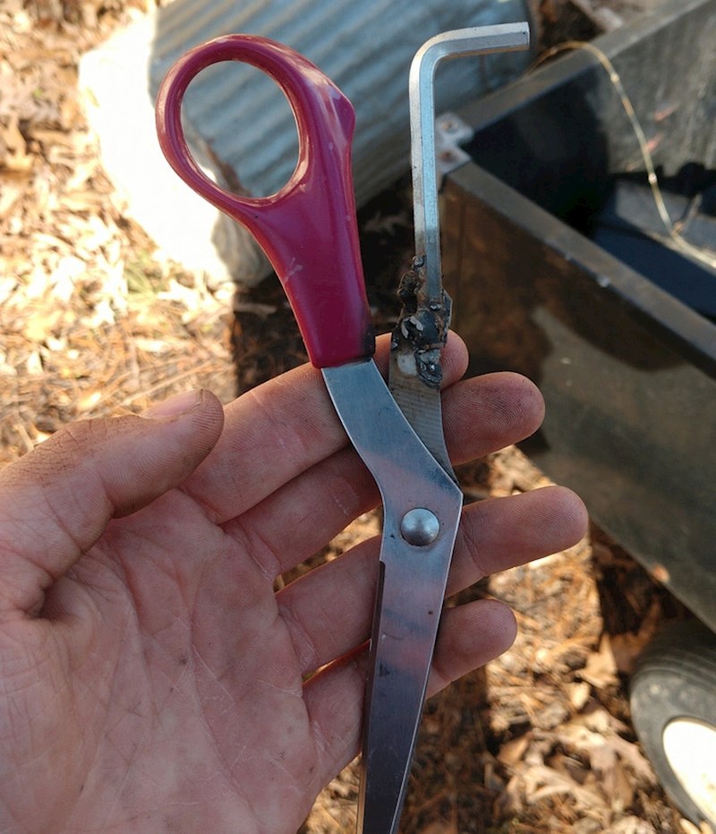 "Trebao mi je drugi dio za škare pa sam se ovoga dosjetio"