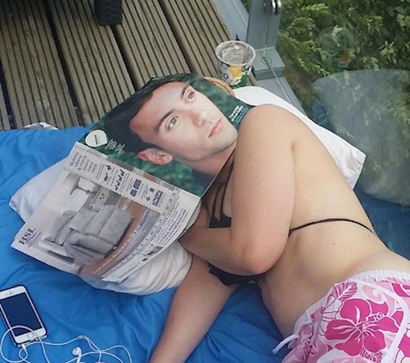 13. "Moja prijateljica je zaspala i imala časopis na glavi pa sam iskoristila priliku"