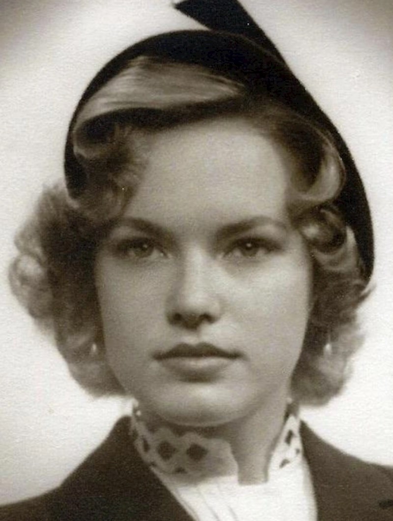 8. "Ovako je moja prabaka izgleda 1954. godine."