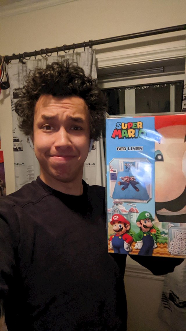 "Imam 22 godine i živim sam. Mama mi je odlučila kupiti Super Mario posteljinu..."