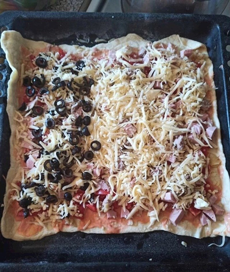 7. Jedan otac je odlučio ne podijeliti pizzu s ukućanima. Na svoj dio je stavio masline jer ih nitko osim njega ne jede i osigurao si polovicu pizze